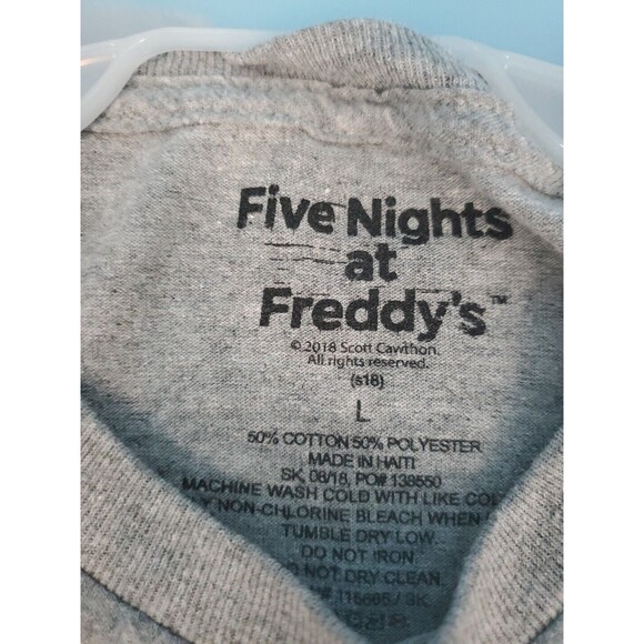 FIVE NIGHTS AT FREDDY’S  Large Youth Unisex It’s Me! Crew Neck T-Shirt  2018 - Picture 7 of 8